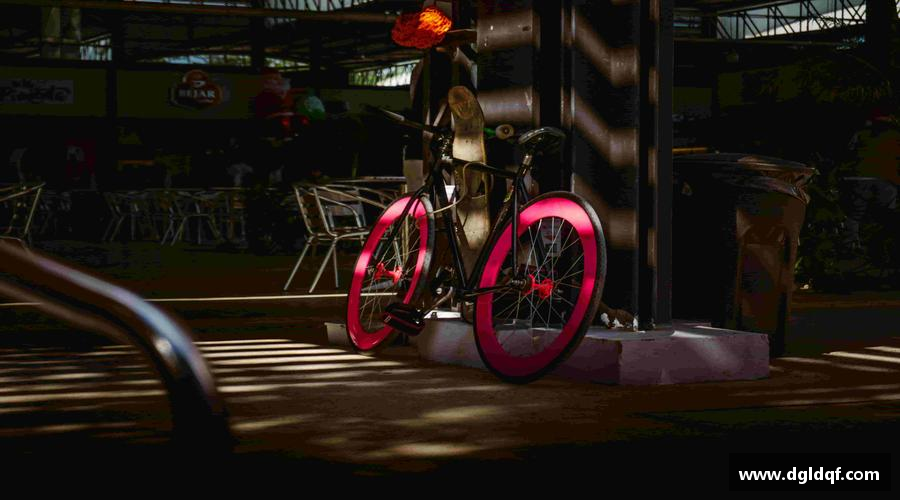 yy体育挑战自我，绽放光芒！